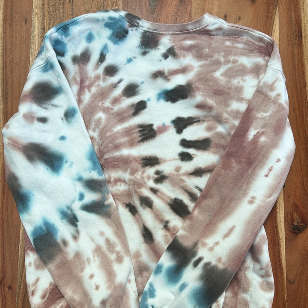 Buc-ees Women's Crewneck Sweatshirt Size Small/Medium Tie-Dye - Picture 5 of 5